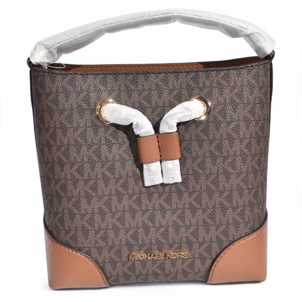 Michael Kors Mercer bucket bag - Picture 5 of 16